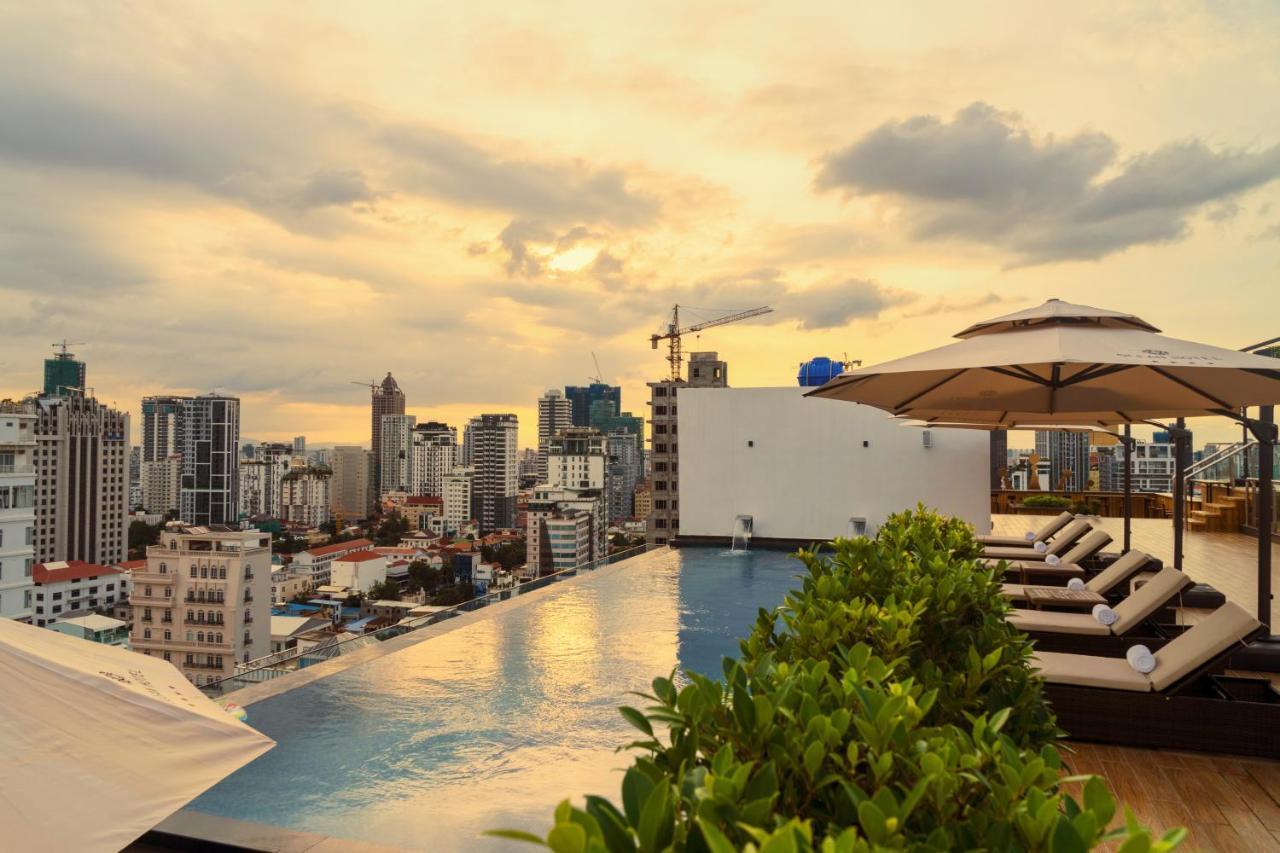 Ocean Hotel Phnom Penh Exterior foto